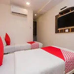 Oyo 7879 Golden Tulipz Boutique Hotel