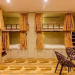 Hygeinic Airport Dormitory Near By Bom