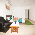 Aristo Room, Apartment - Homestay Near Kokilaben Dhirubai Ambani Hospital For Family Only,