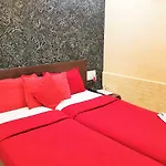 Hexa Golden Stay