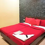 Hexa Golden Stay