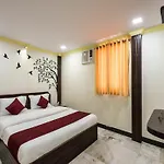 Sea View Colaba Hotel
