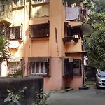 Cozy Furnished Apartment One Block From The Ocean