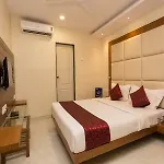 Oyo 8872 Hotel Address Inn