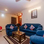 Oyo 12082 Om Apartment