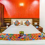 Fabhotel The Adore Palace