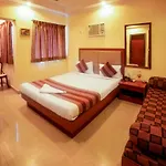 Lucky Hotel Bandra