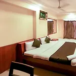 Lucky Hotel Goregaon