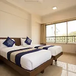 Oyo 4689 New Imperial Residency