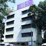 Treebo Aviva Suites