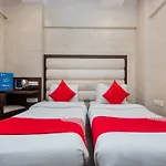 Oyo 11908 Hotel Lake Bloom Residency