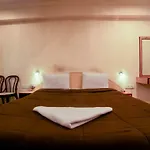 Lucky Hotel Bandra