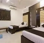 Oyo Premium Mumbai Colaba Causeway