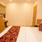 Oyo 8755 Hotel Red Palms
