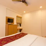 Oyo 8755 Hotel Red Palms