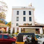 Seasons Hotel