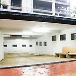 Treebo Seven Apatments Bandra