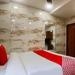 Oyo 63295 T Junction Residency