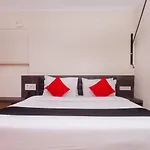 Capital O 40728 Bollywood Design Hotel