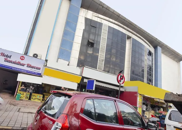 Capital O 77295 Hotel Bansidhar Bhuvan