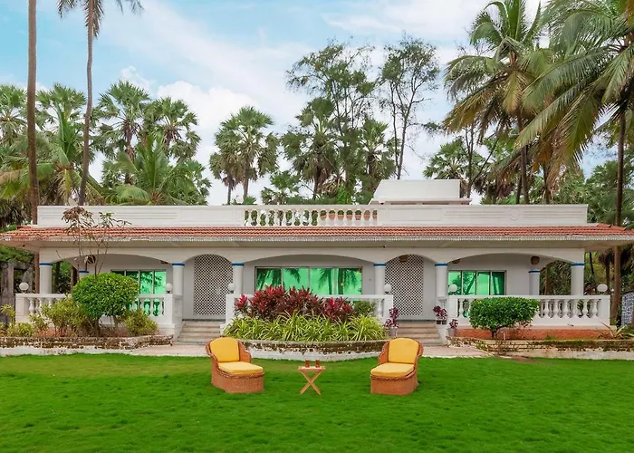 Stayvista\'S Villa Bharat - Beachfront Serenity With A Spacious Lawn