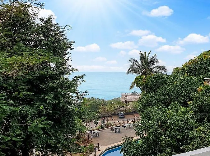 Eko Stay - Tropical Beach Apartments
