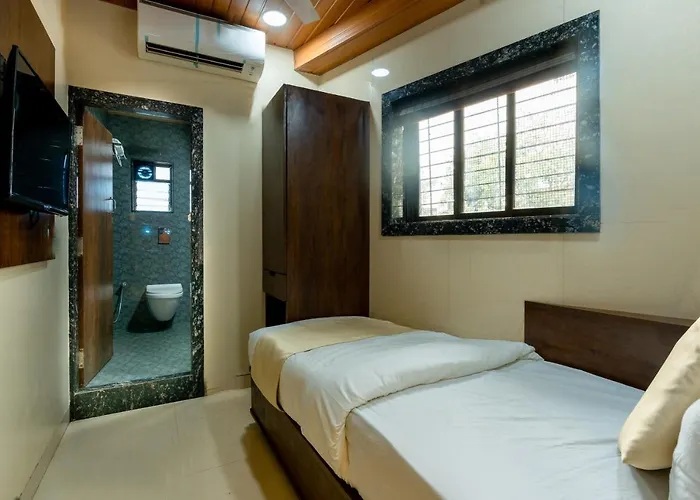 Hotel Empire - Near Mumbai International Airport