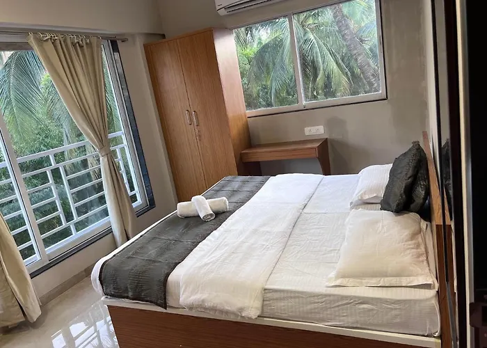 Pinaki Comfort Stay, Vile Parle