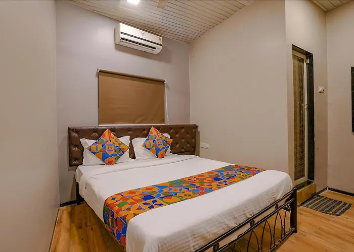 Fabexpress Comfort Stay - Nr Mumbai International Airport