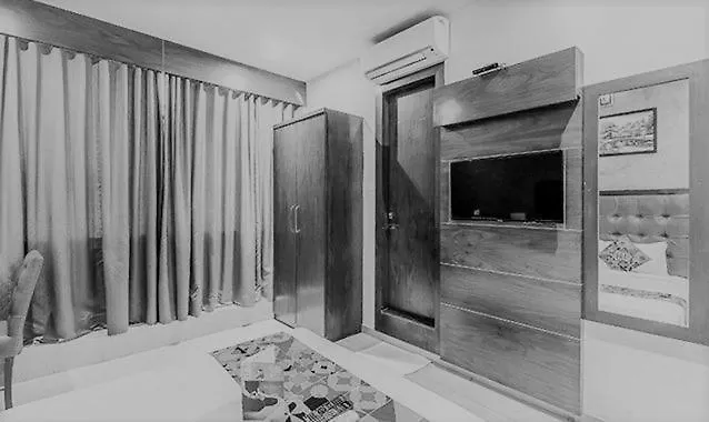Fabhotel Realm Inn