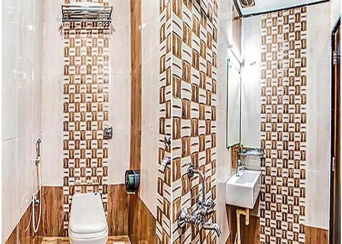 Fabhotel Glorify Palace - Nr Mumbai International Airport
