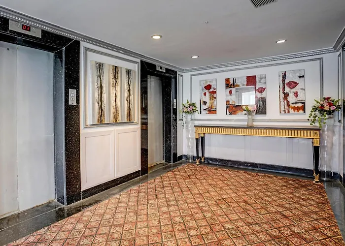 Townhouse 809 Royal Palms Hotel - Rose Collection
