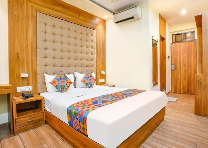 Cozy Inn T2 Mumbai Airport