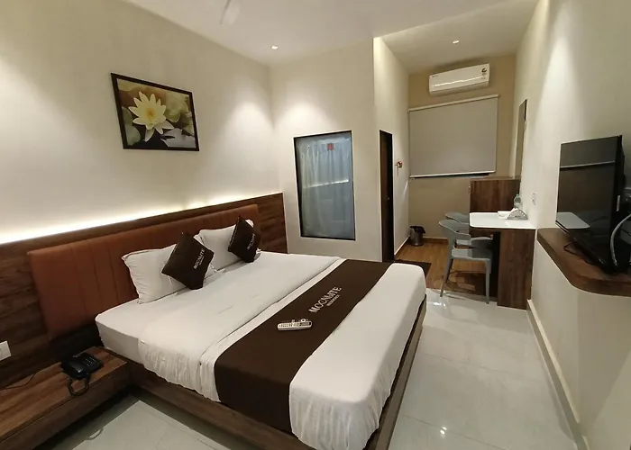 Hotel Moon Lite Residency - Marve Road Malad West