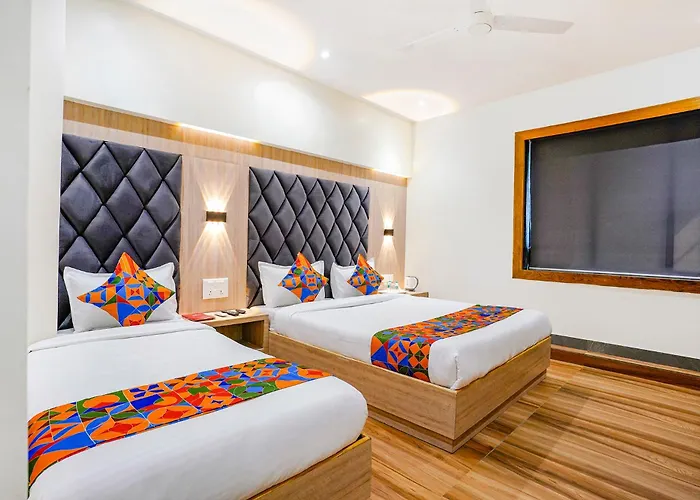 Fabhotel Riza International