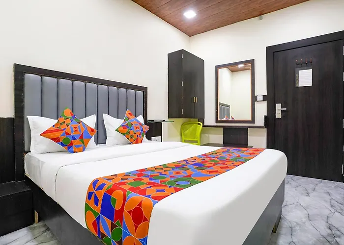 Fabexpress Gulshan Grand - Nr Gateway Of India