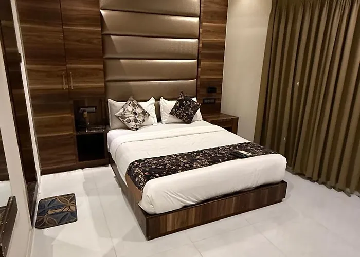 M E R I T O N Hotel T-2