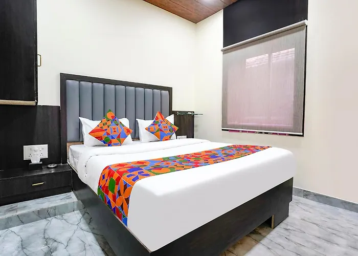 Fabexpress Gulshan Grand - Nr Gateway Of India