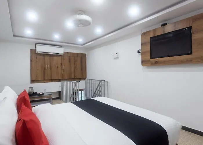 Hotel O Babas Residency