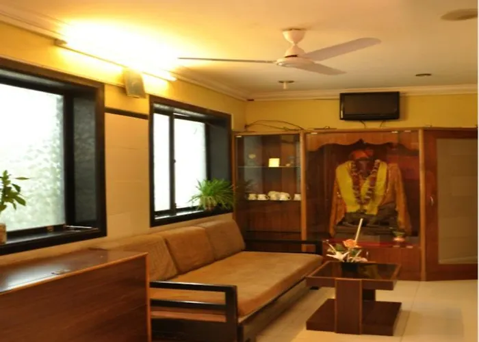 Hira Palace