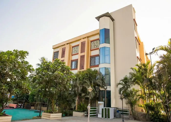 Capital O 36119 Royal Garden Resort & Lawns