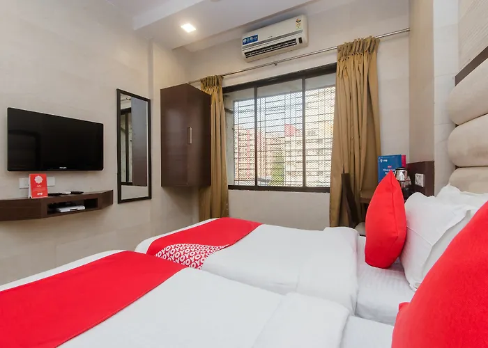 Oyo 11908 Hotel Lake Bloom Residency