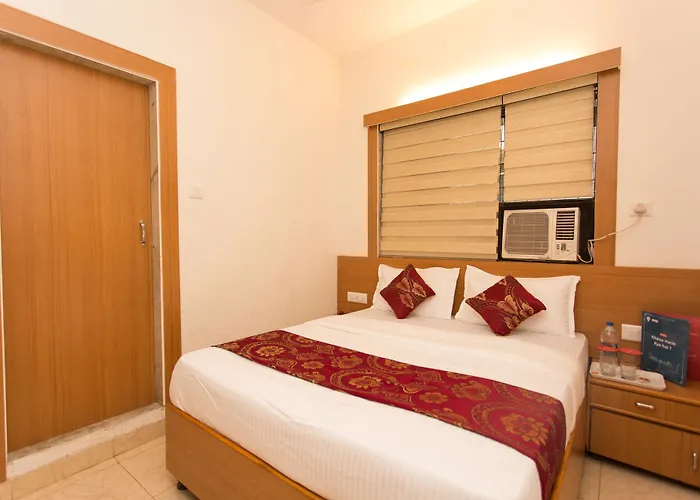 Oyo 8755 Hotel Red Palms