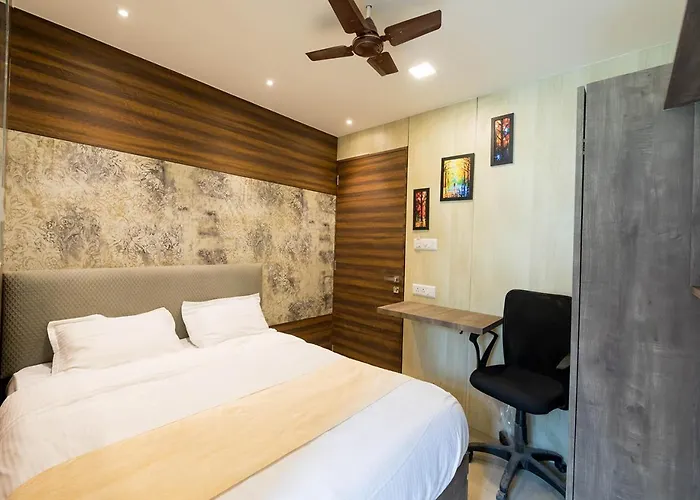 Hotel New Sky Palace Residency- Near International Airport Andheri East