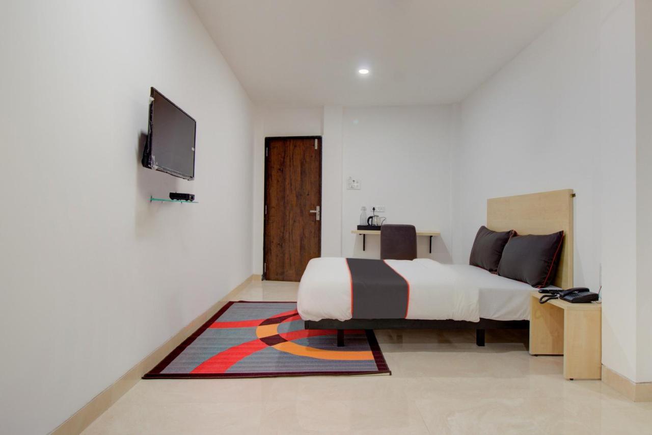 Vaccinated Staff - Collection O 50232 Ulife Hotel 4*