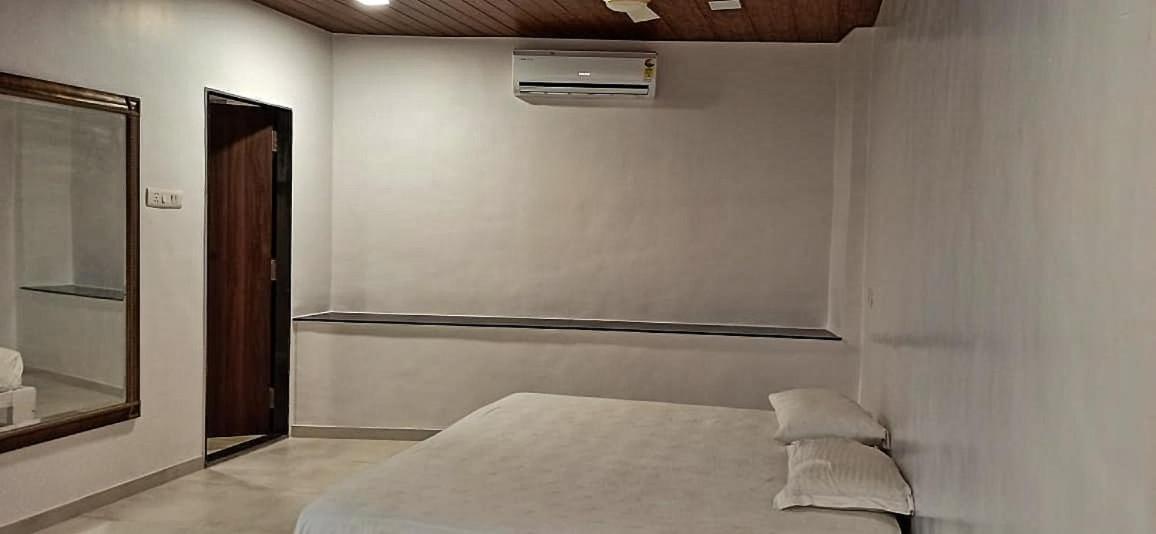 406, Dr Wade With Private Pool And Gazebo In Royal Palms Apartment *