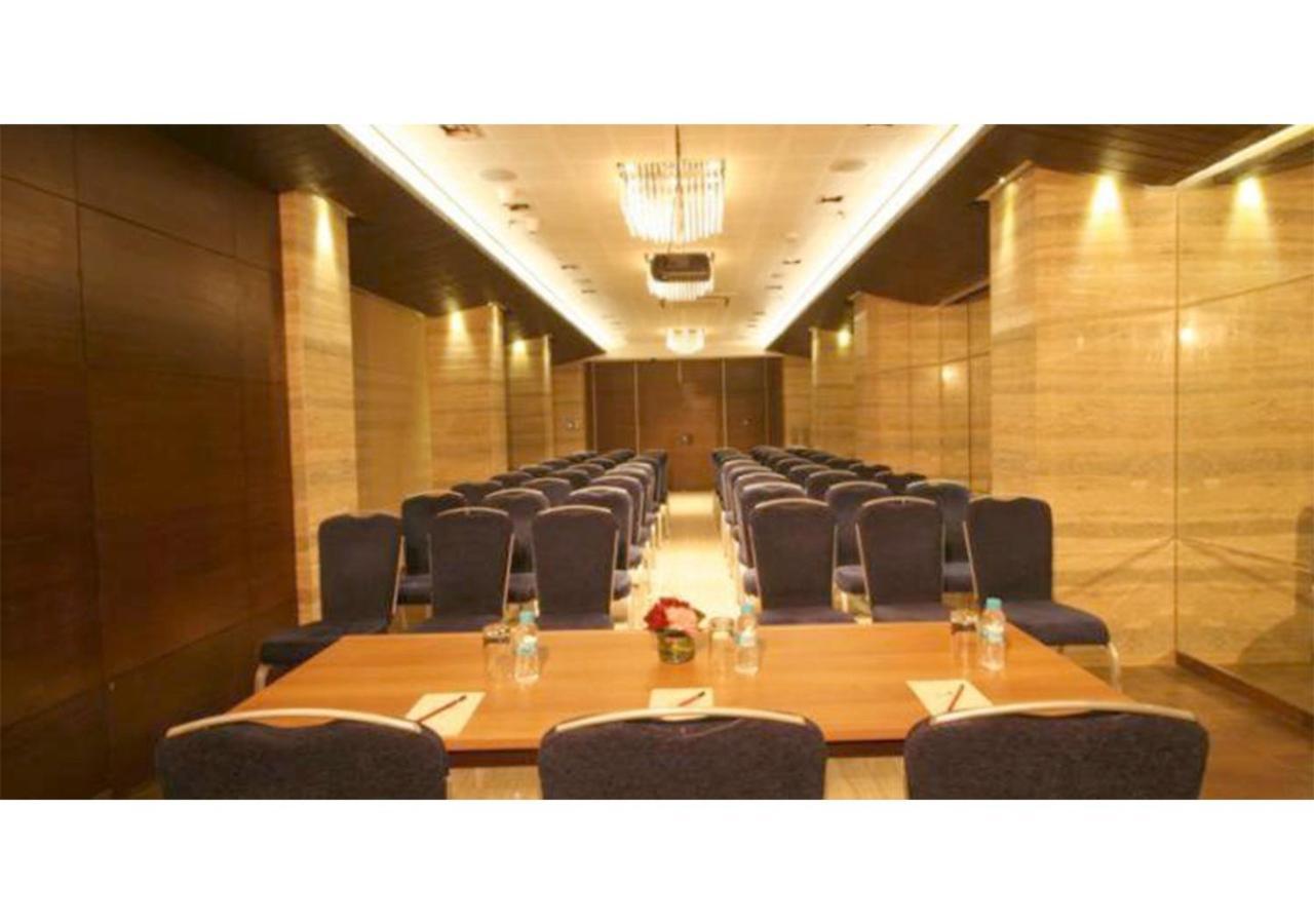Suncity Premiere, Near To Airport Mumbai