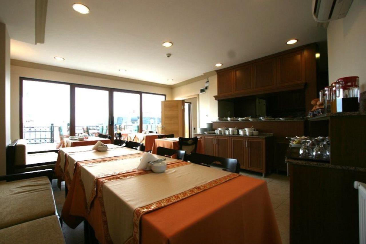 Peninsula Grand Hotel 4*