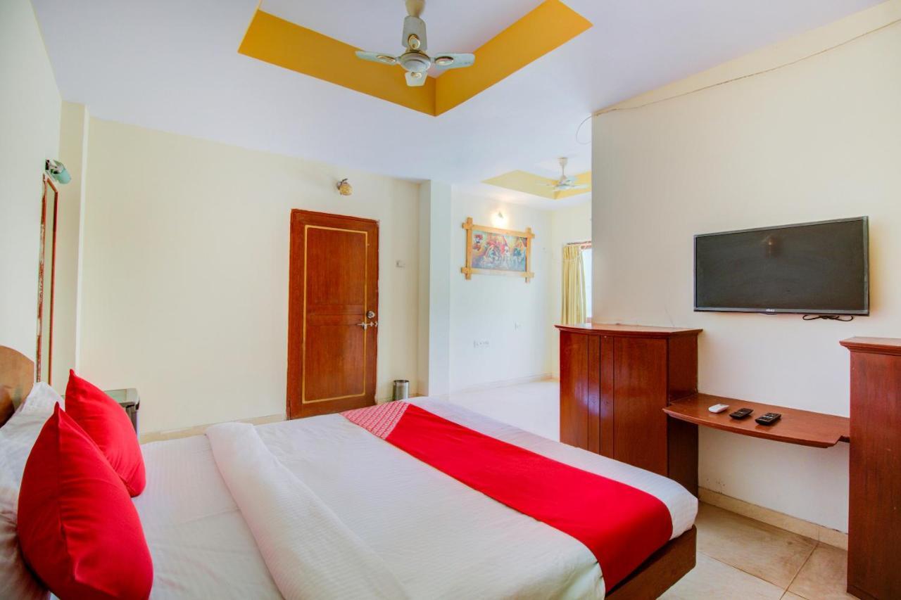 Oyo 66827 Island Club 3* Mumbai