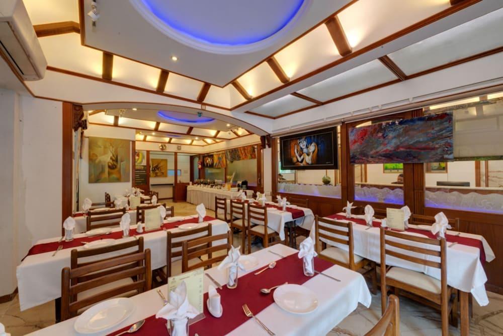 Regal Enclave 3* Mumbai